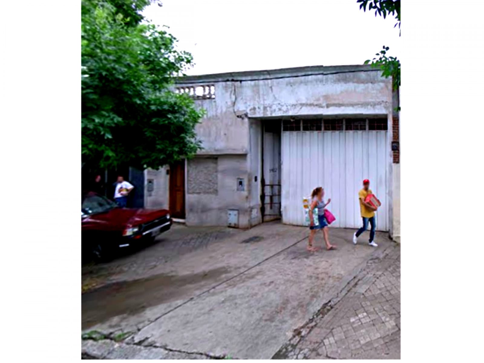 Galpón al frente con  Departamento de pasillo exclusivo- Uruguay al 1400 — foto 1