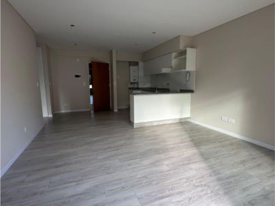 Departamento 1 dormotorio Frente con Balcón — foto 1