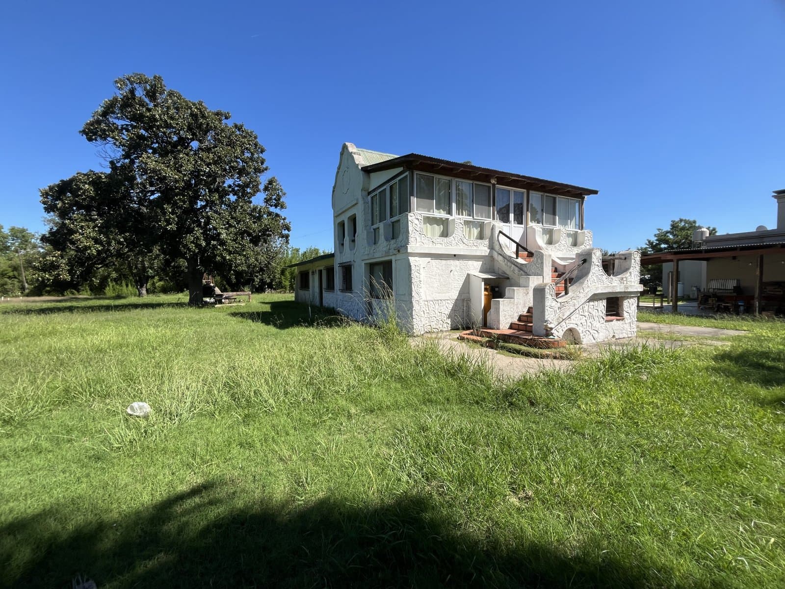 Casa  de campo- 3 dormitorios - Living- Cocina comedor- dependencias! imperdible! Sobre lote de 2500m2- Financiada!! — foto 1